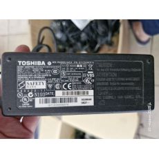  Блок живлення input: 100-240V, 50-60Hz, 1,5A // output: 15V, 5A шт 6,3*3,0мм, fig. 1 